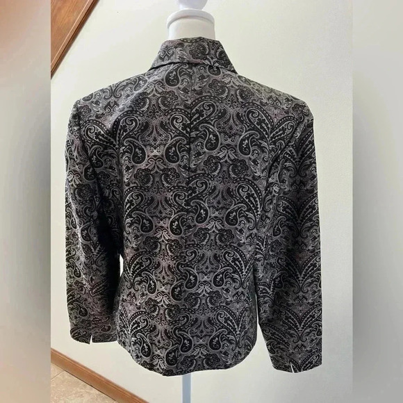 dressbarn | women’s brocade blazer/jacket. Size: 8. - Picture 15 of 16